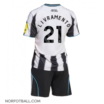 Billige Fotballdrakt Newcastle United Tino Livramento #21 Replika Hjemmedraktsett Barn 2025-26 Kortermet (med bukser)